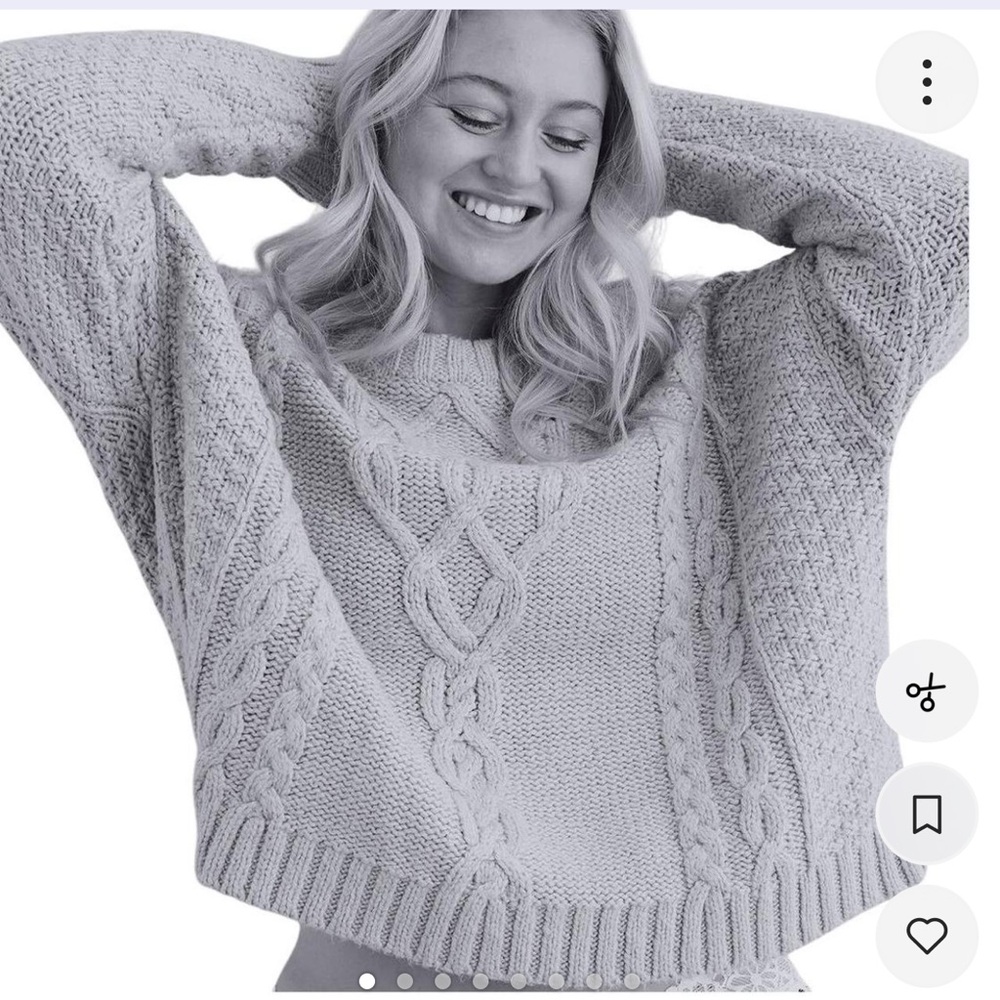 Aerie Women's Soft Gray Cable Knit Sweater